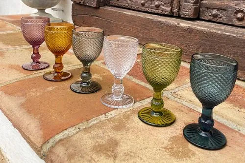 Copas talladas de colores para eventos