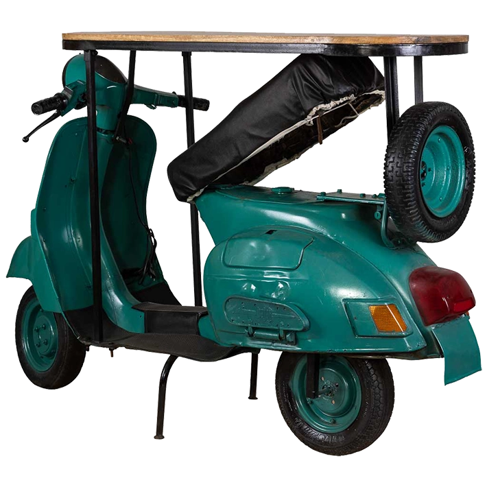 Alt Barra Decorativa En Forma Vespa con acabado en Verde fabricada en madera y metal, ideal para eventos con temática EME Mobiliario