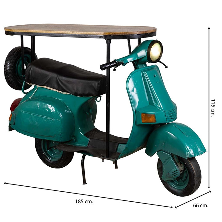 Alt Barra Decorativa En Forma Vespa con acabado en Verde fabricada en madera y metal, ideal para eventos con temática EME Mobiliario