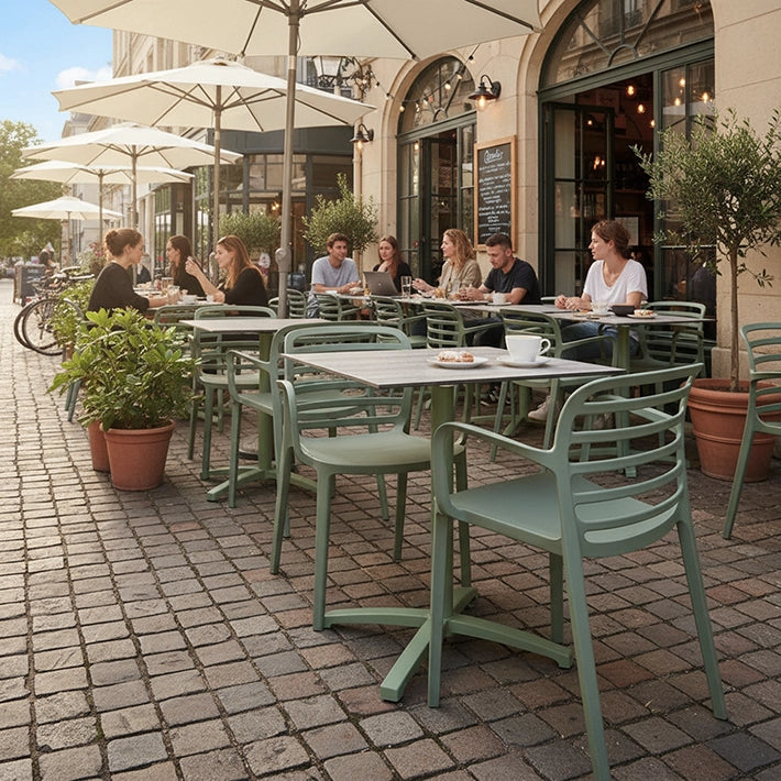 Alt Bases London de color verde fabricadas en aluminio. Perfectas para un uso intensivo en el sector de restauración EME Mobiliario