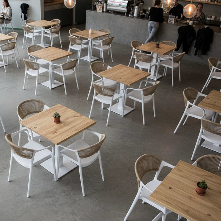 Alt Bases de Mesa Cuadradas Blanca fabricadas en acero de calidad. Perfectas para usos intensivos en restauración EME Mobiliario