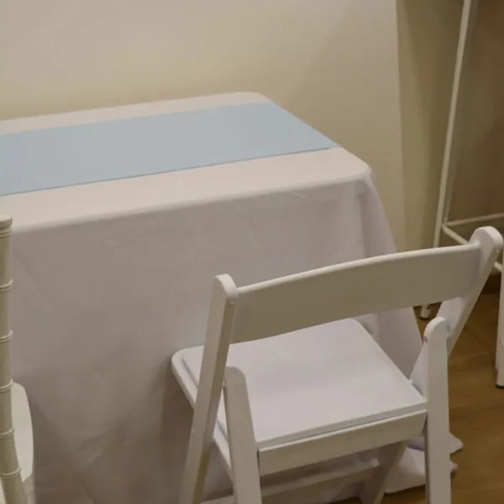 Alt Camino de mesa de color azul BASIC fabricado en 100% poliéster EME Mobiliario