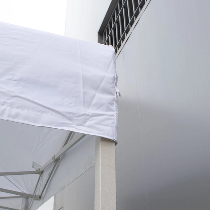 Alt Carpas Plegables 3x3 con estructura blanca fabricada en acero con lona de color blanca fabricada en poliéster EME Mobiliario