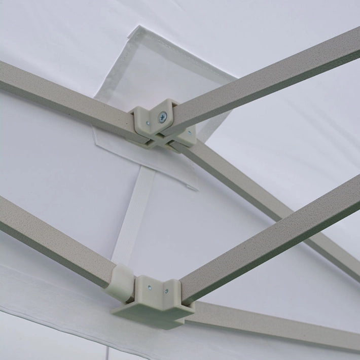 Alt Carpas Plegables 4x4 con estructura blanca fabricada en acero EME Mobiliario