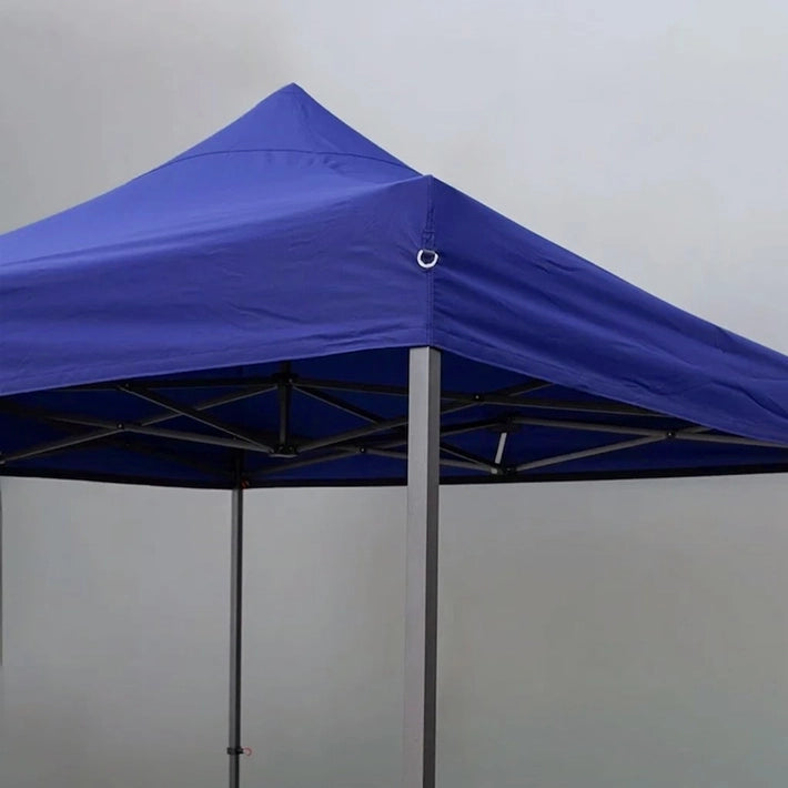 Carpa Pro fabricada en acero con lona en color azul completa con paredes y ventana victoriana perfecta para usar en eventos de exterior