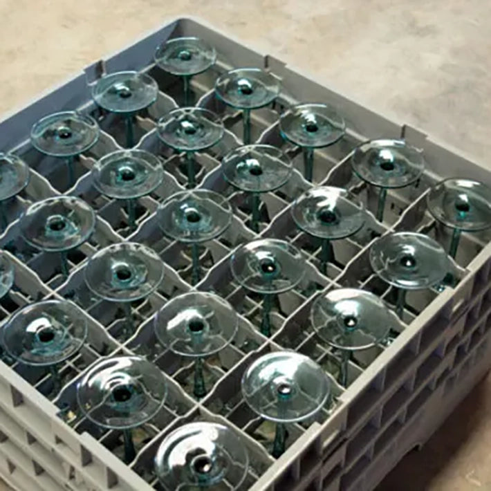 Alt Juego de cristalería en color azul, compuesta por vaso, copa de vino y copa de champagne para eventos y hostelería.