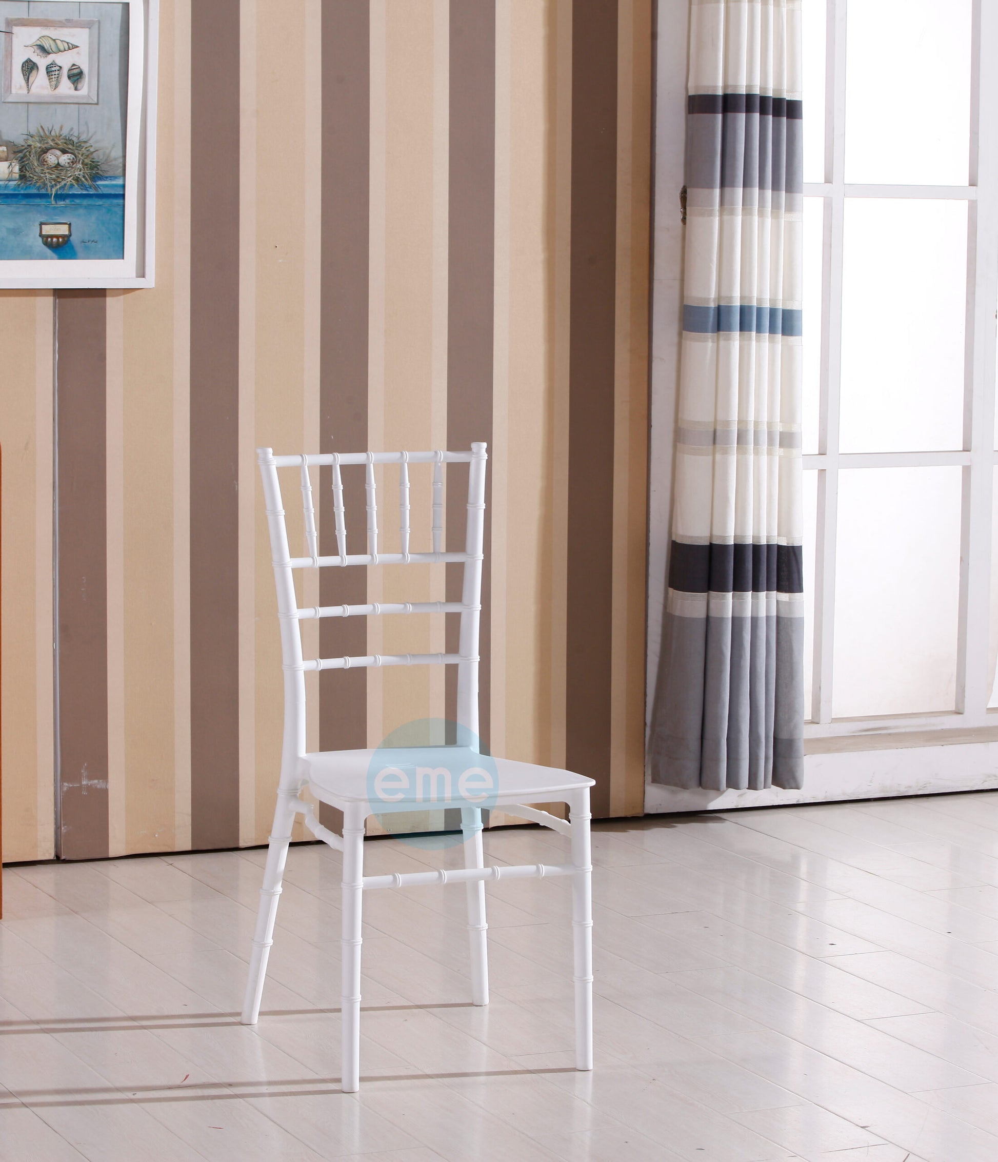 Alt Silla Tiffany Basic Blanca diseño monoblock en una sola pieza en polipropileno para eventos y hostelería. 