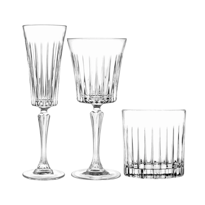 Alt Colección Essenza con diseño labrado compuesta por copa de vino, copa de champán y vaso de agua EME Mobiliario