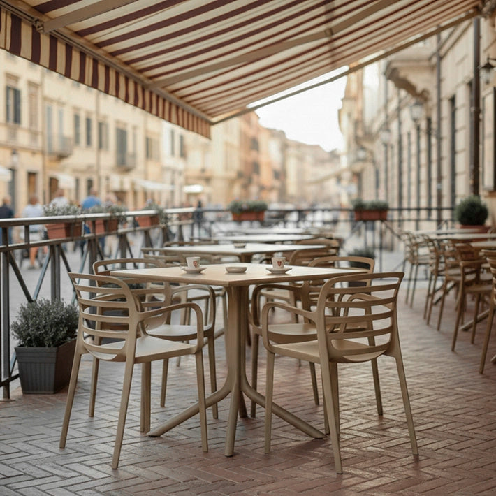 Alt Conjuntos Para Hostelería de color Arena, fabricados en polipropileno EME Mobiliario