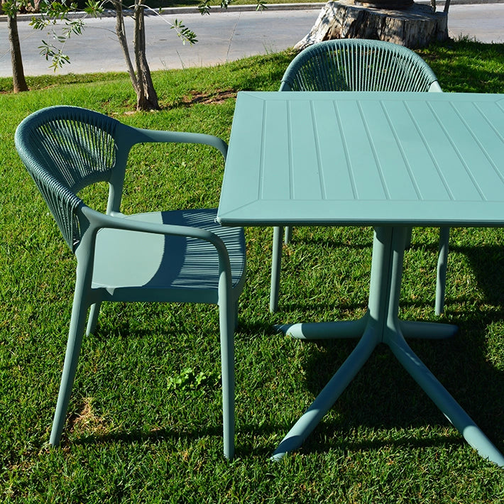 Alt Mesa Italia Verde fabricada 100% en polipropileno de color verde ideal para el uso intensivo profesional