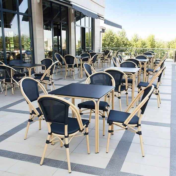 Alt Conjunto de mesa y sillas Nantes Negro, ideal para restaurantes, cafeterías y terrazas EME Mobiliario