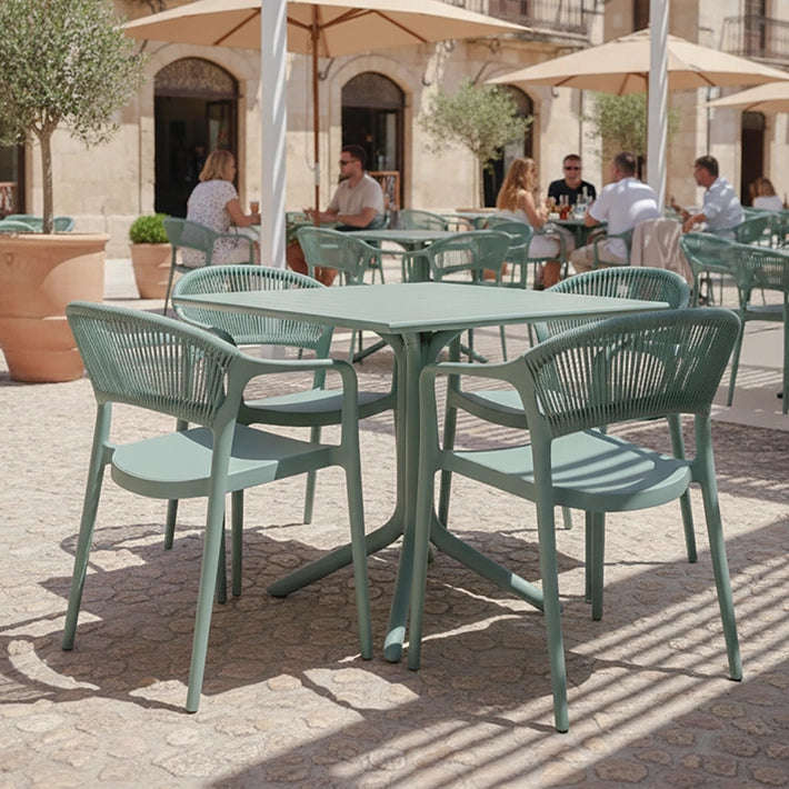 Alt Conjuntos fabricados en polipropileno de color verde ideales para cafeterías, terrazas, hostelería EME Mobiliario