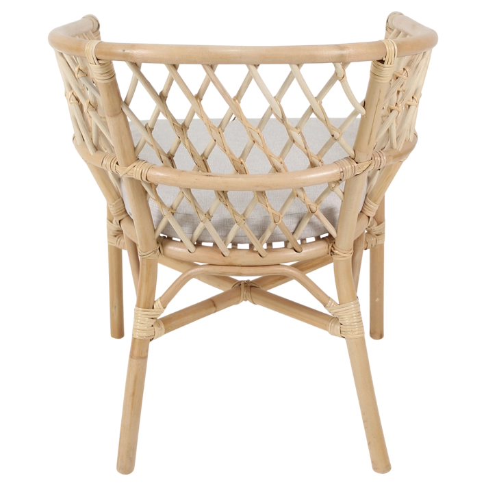 Set Bali Ratan compuesto por un sofá, dos sillones y una mesa, perfecto para disfrutar de agradables veladas en el exterior