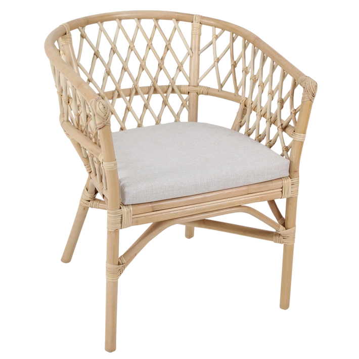 Set Bali Ratan compuesto por un sofá, dos sillones y una mesa, perfecto para disfrutar de agradables veladas en el exterior