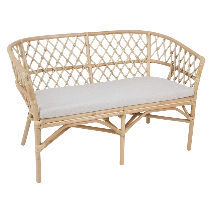 Set Bali Ratan compuesto por un sofá, dos sillones y una mesa, perfecto para disfrutar de agradables veladas en el exterior