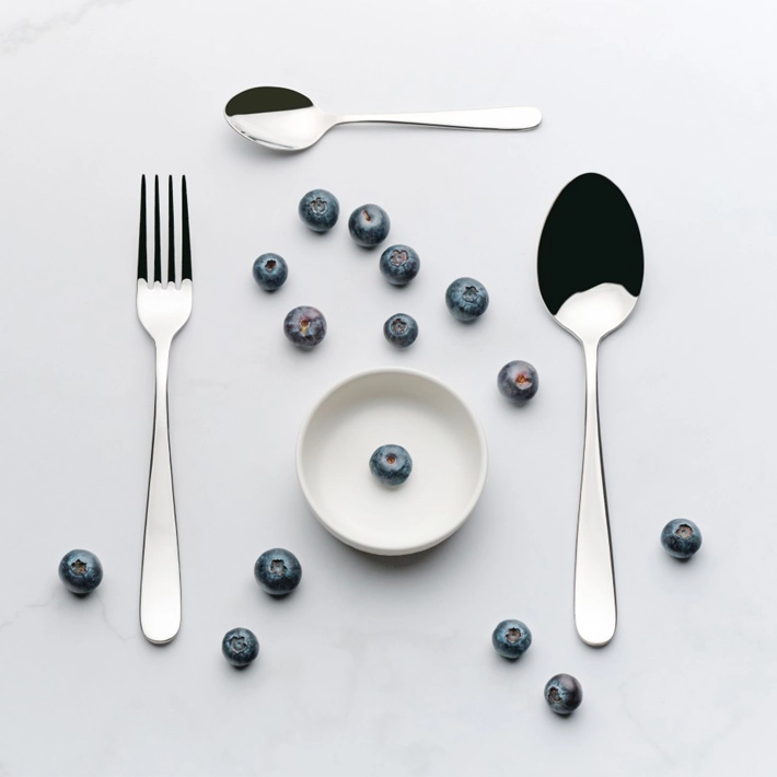 Alt cubertería completa fabricada en acero inoxidable con níquel con un acabado mate y con un mango redondeado EME Mobiliario