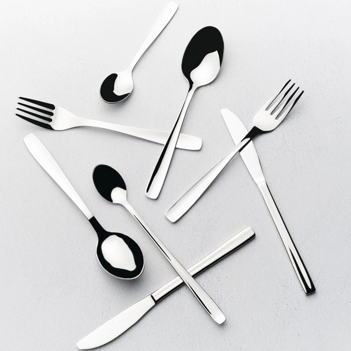 Alt Cubertería completa fabricada en acero inoxidable 18%, libre de níquel ideal para acompañar con cualquier vajilla y cristalería EME Mobiliario