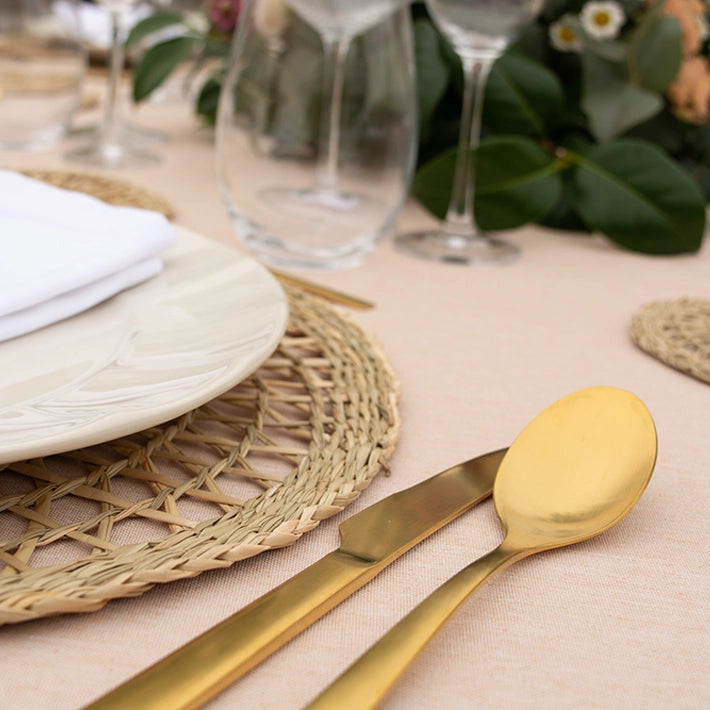 Alt Cubertería Lisboa Oro fabricada en acero inoxidable 18/10 con un bonito acabado PVD oro satinado ideal para el uso intensivo profesional EME Mobiliario 