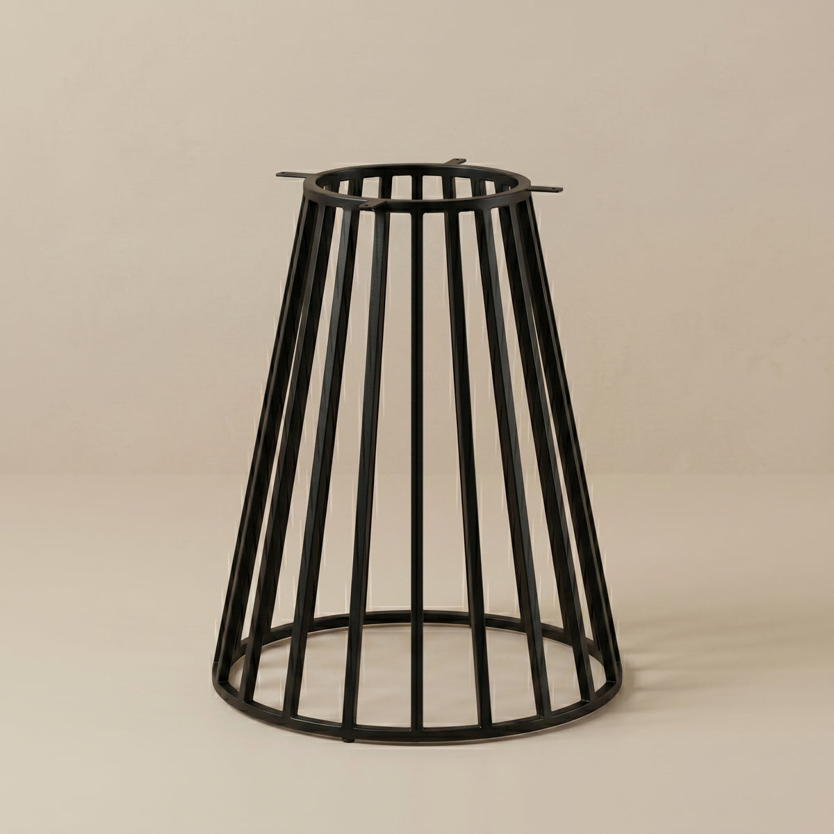 base de mesa Osaka negra fabricada en hierro, perfecta para crear tu mesa de hostelería perfecta
