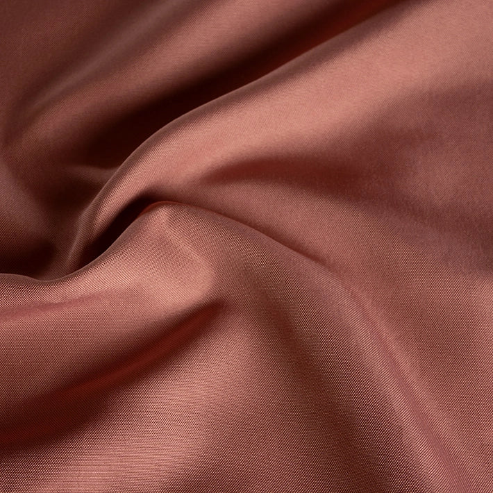 Alt Mantel Basic Maquillaje fabricado con tejido 100% poliéster apto para el uso intensivo profesional