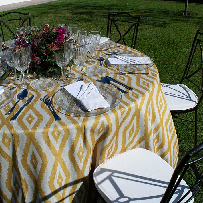 Alt Mantel Ikat Mostaza fabricado 100% en poliéster ideal para el uso intensivo profesional 