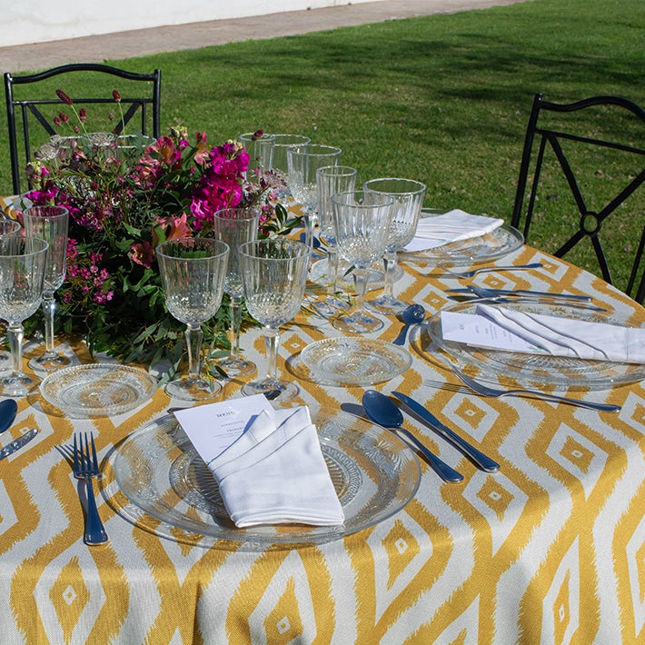 Alt Manteles estampados para eventos y hostelería de color mostaza con diseños originales EME Mobiliario