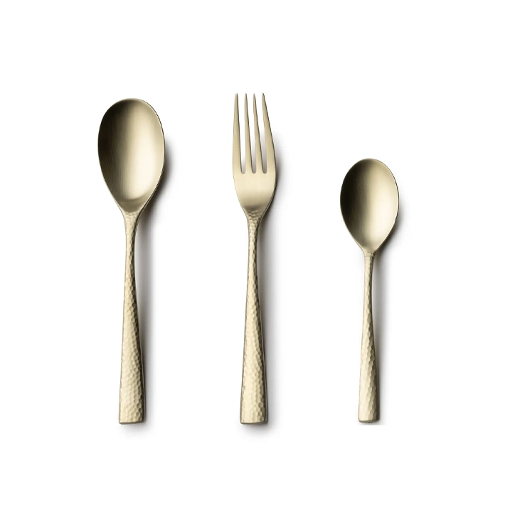 Alt Cubertería Merury Matt Champagne es una cubertería con un acabado mate champagne preciosa que la hace única y especial para usar en eventos y/o establecimientos de hostelería EME Mobiliario 