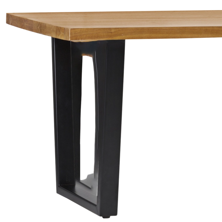 Alt Mesa Comedor Madhu fabricada en madera de mindi y hierro, ideal para usar en el comedor de tu vivienda