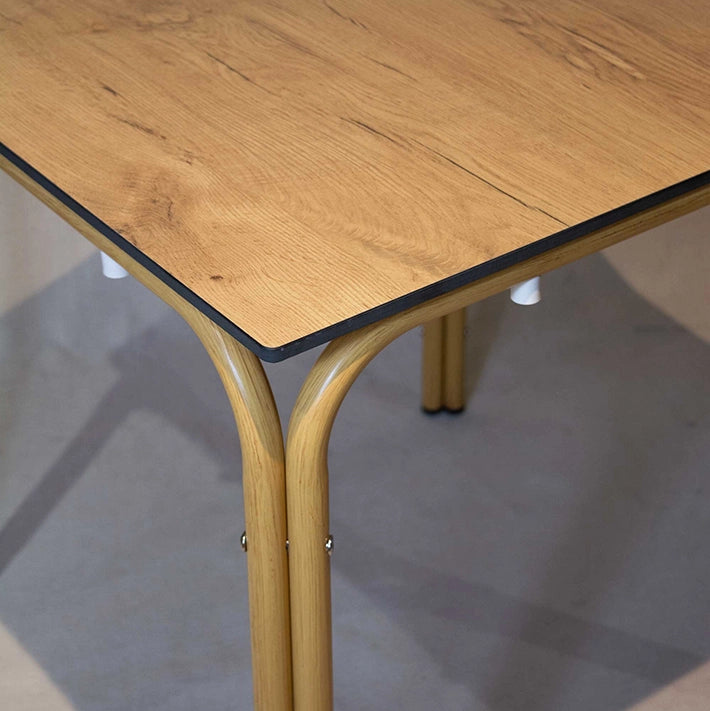 Alt Mesa Nantes fabricada en aluminio imitación ratán al más puro estilo parisino para hostelería EME Mobiliario