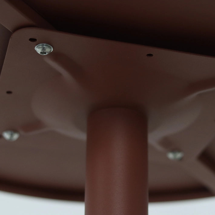 Mesa Olbia Burdeos fabricada en acero, diseñada y fabricada para usar de forma intensiva en exterior