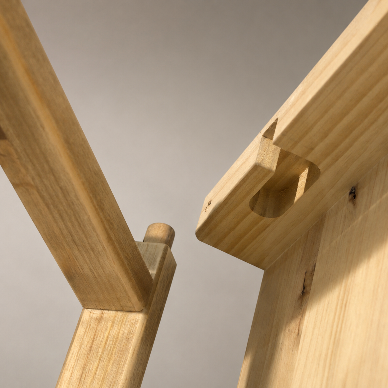 Mesa Velador Plegable 120x60cm fabricada en madera de pino ideal para el uso intensivo profesional 