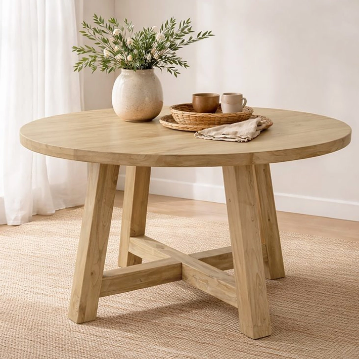 Mesa de comedor Orlando Teka Redonda natural, fabricada en madera maciza ideal para dar un toque rústico a tu comedor