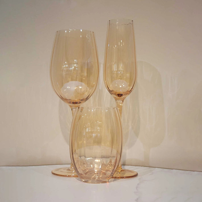 Alt Cristalería en color Ámbar incluye copa de vino, copa de champán y vaso Para Eventos y Hostelería EME Mobiliario