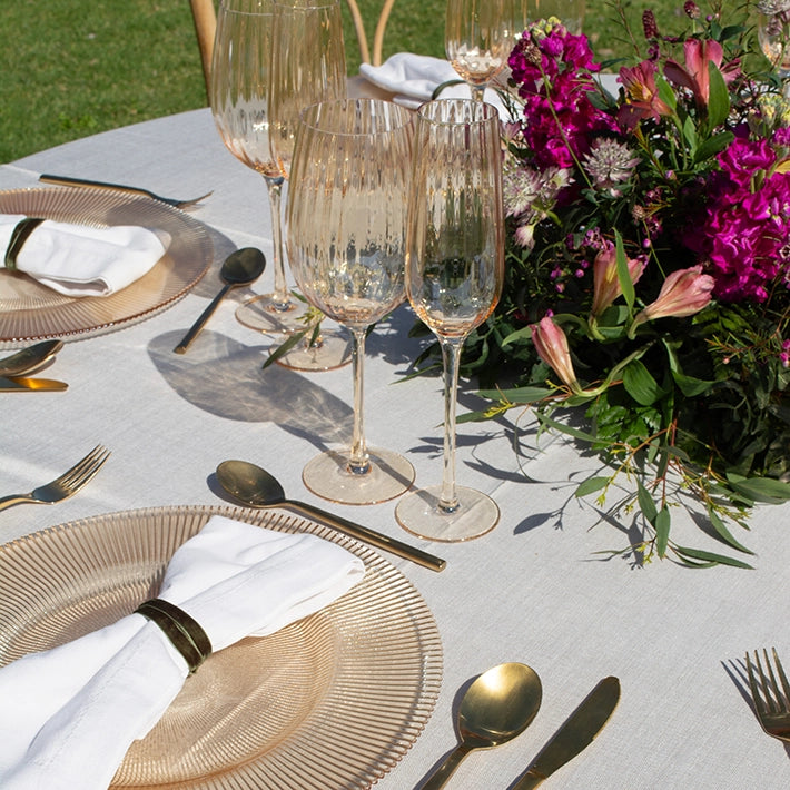 Alt Cristalería en color Ámbar con diseño labrado Para Eventos y Hostelería EME Mobiliario