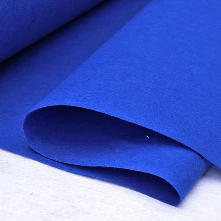 Alt Rollo de moqueta de 2metros fabricado 100% poliéster de color azul ideal para eventos EME Mobiliario