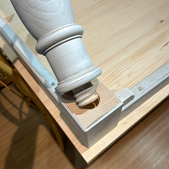 Alt Mesas con Patas Torneables de Madera con estilo rústico EME Mobiliario