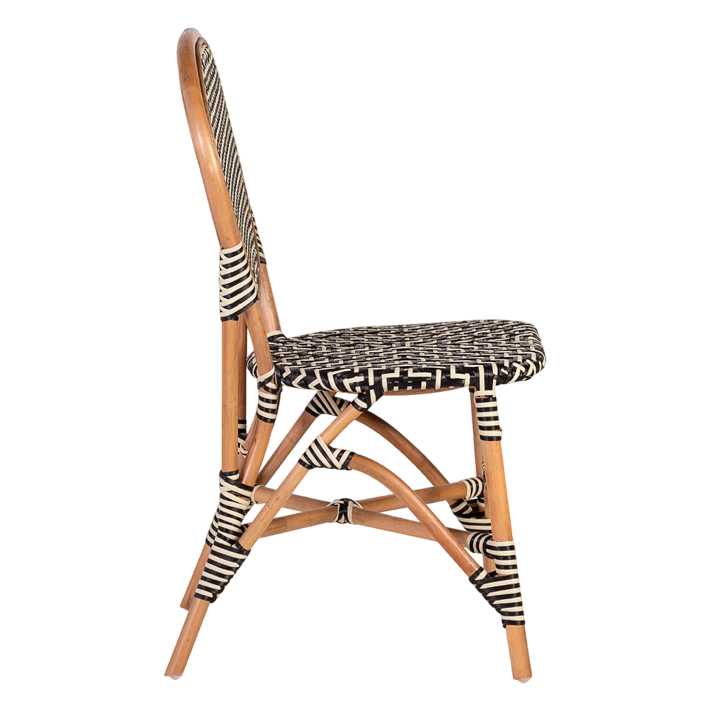 Silla Bistró fabricada en ratán natural con asiento y respaldo en ratán sintético, fabricación artesanal con estructura apilable