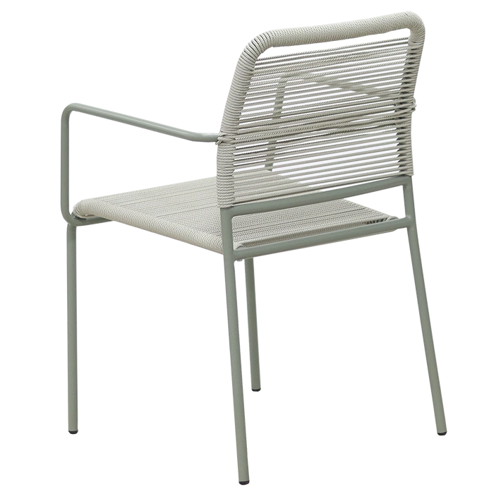 Alt Sillas Ibiza fabricadas en acero con acabado de color verde. Ideal para exteriores EME Mobiliario