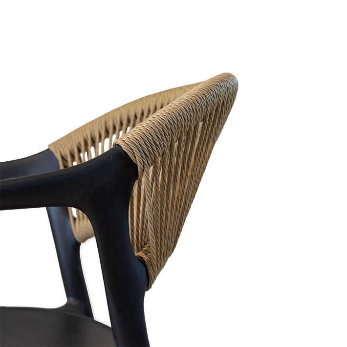 Alt Silla con estructura de polipropileno de color negro con cuerdas de color marrón EME Mobiliario
