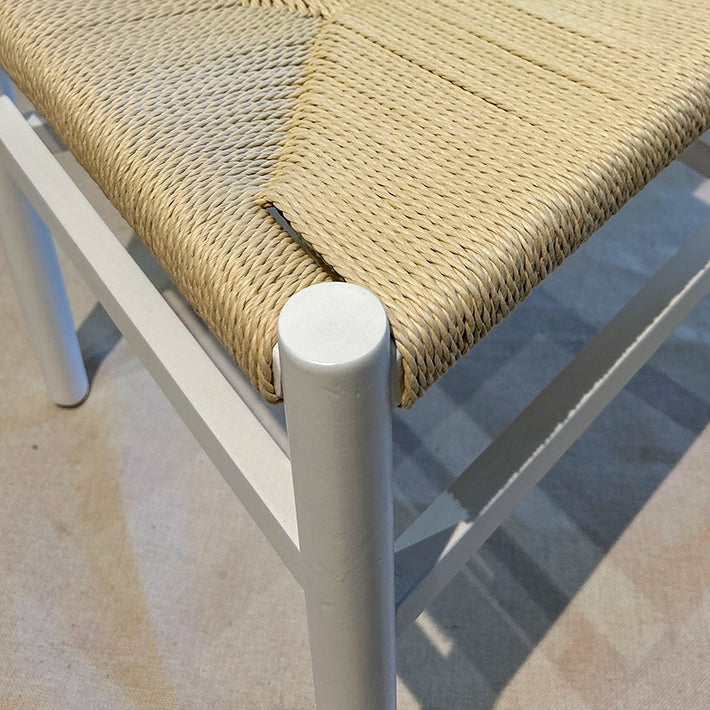 Alt Sillas Bone Blancas con asiento de cuerda, ideal para usos particulares y usos profesionales EME Mobiliario