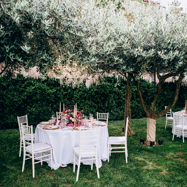 Alt Silla Chiavari Blanca con estructura reforzada para eventos y hostelería EME Mobiliario