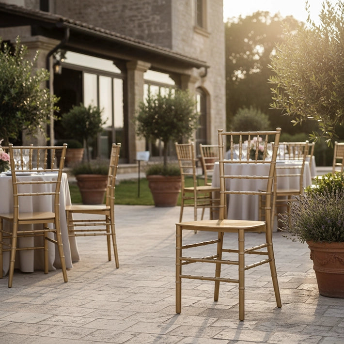 Alt Sillas Chiavari con un acabado de color oro, ideal para bodas, ceremonias. EME Mobiliario