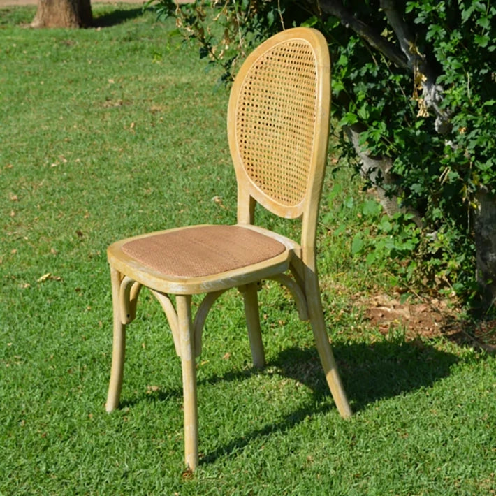 Alt Silla Medallón fabricada con madera de olmo. Acabado en color natural. Silla Apilable. EME Mobiliario