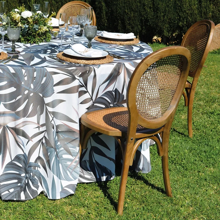 Alt Silla Medallón fabricada con madera de olmo. Acabado en color nogal. Silla Apilable. EME Mobiliario