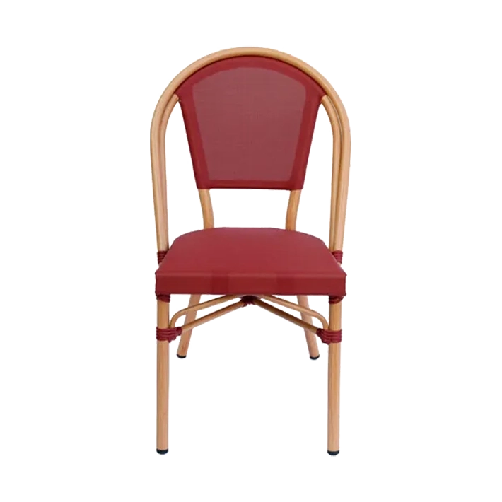 Alt Silla Nantes fabricada con aluminio que imita al ratán y asiento y respaldo de textilene en color burdeos es una silla tipo bistró apilable ideal para el uso en establecimientos de hostelería EME Mobiliario 