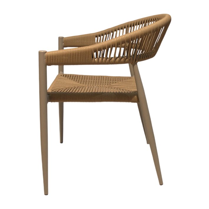 Silla Napoli fabricada en acero y cuerda sintética ideal para usar en el exterior de tu establecimiento de hostelería