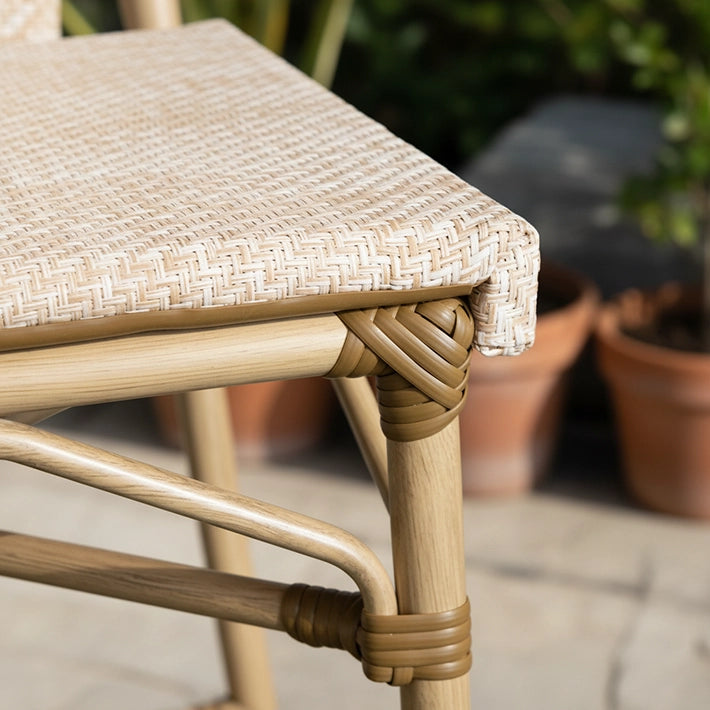 Silla Niza con estructura en aluminio y con tejido textilene, ideal para Hostelería 