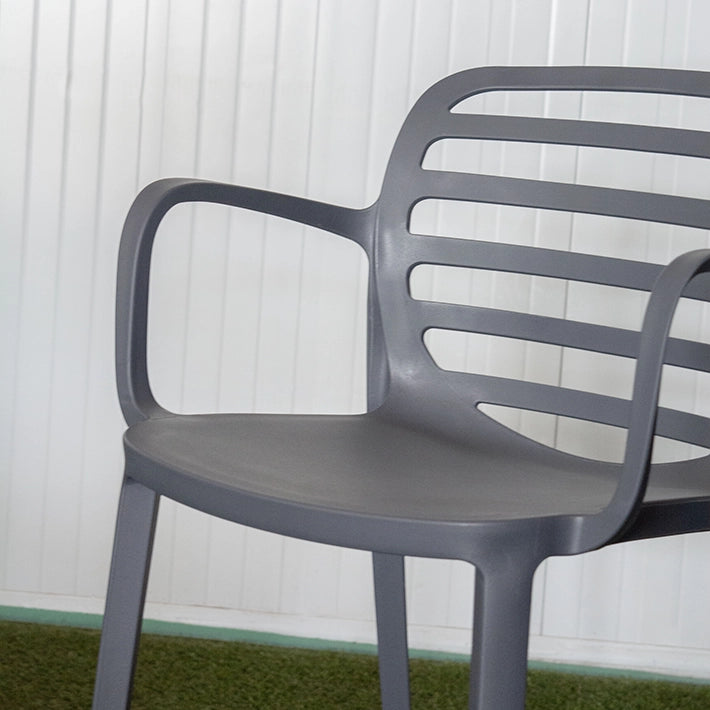 Alt Silla Para Hostelería en color antracita con un respaldo de rejilla EME Mobiliario