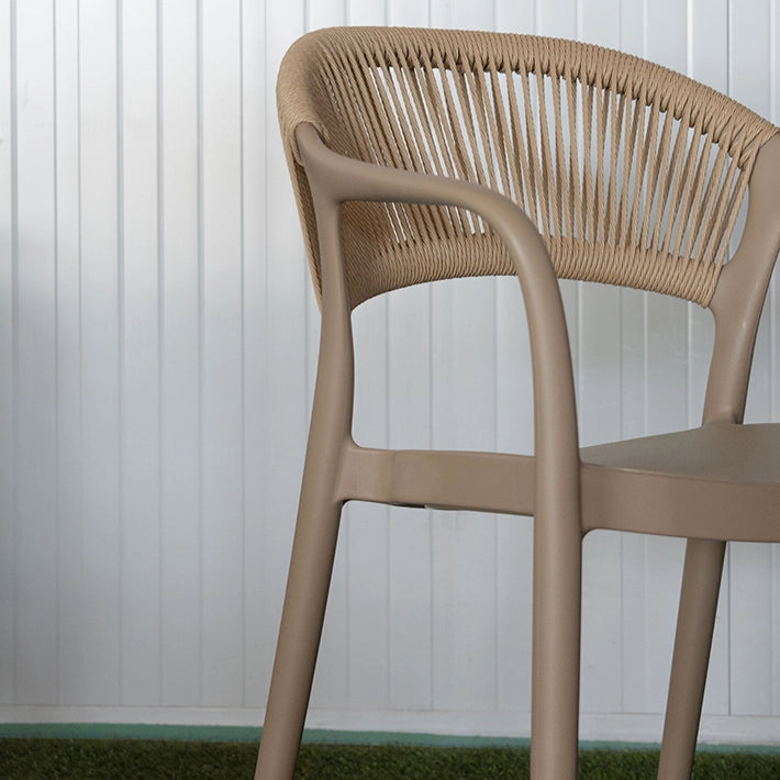 Alt Silla para hostelería de color arena con un respaldo de cuerda EME Mobiliario