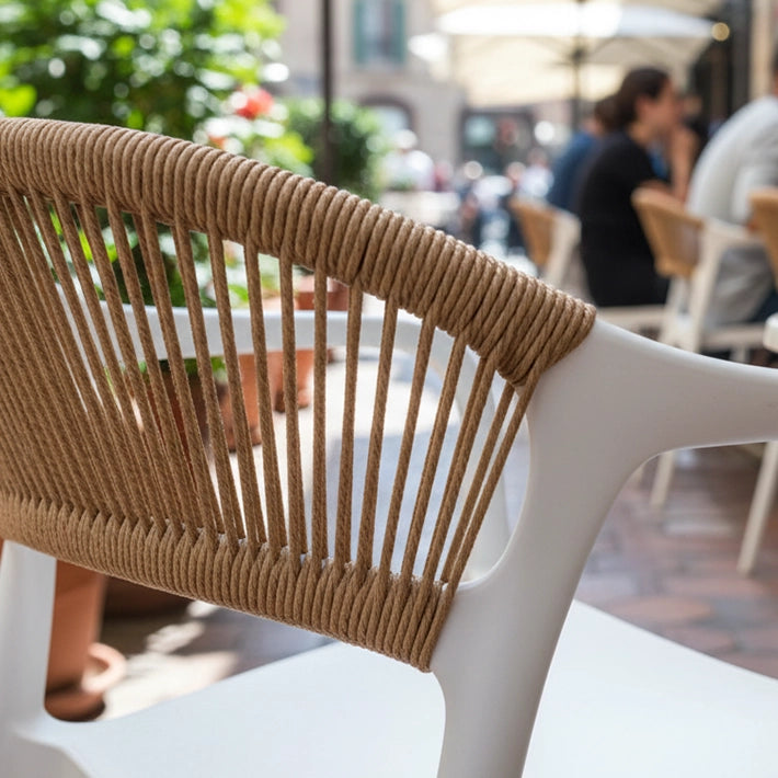 Alt Silla Verona con Acabado en Blanco con estructura apilable, ideal para Hostelería EME Mobiliario